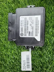 Блок управления стояночным тормозом Audi A6