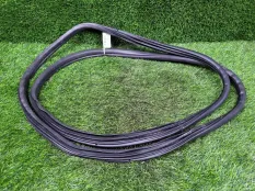 Уплотнительная резинка боковой двери BMW X5