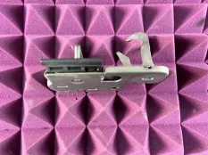 Замок капота Volkswagen Passat