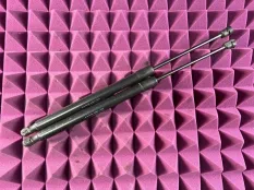 Амортизатор крышки багажника Volkswagen Tiguan