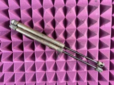 Амортизатор капота Audi TT