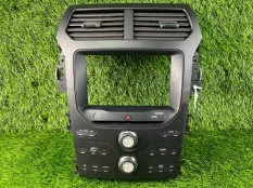 Рамка магнитолы Ford Explorer