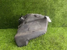 Корпус воздушного фильтра Audi A6