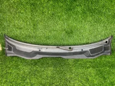 Водосток лобового стекла (жабо) Opel Astra