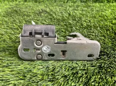 Петля замка капота Volkswagen Tiguan