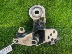 Кронштейн двигателя Audi A4