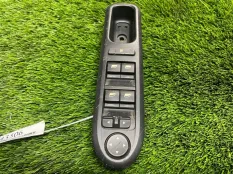 Блок кнопок стеклоподъемника Peugeot 407