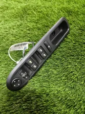 Блок кнопок стеклоподъемника Peugeot 407 SW