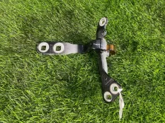 Петля крышки багажника BMW X6