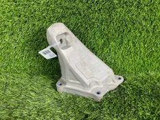 Кронштейн двигателя BMW 7-Series