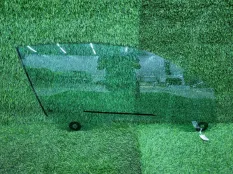 Стекло двери BMW M4