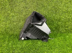 Корпус воздушного фильтра Audi A5