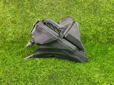 Корпус воздушного фильтра Audi A4