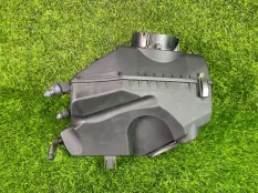 Корпус воздушного фильтра Audi A6