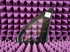 Стекло глухое Opel Vectra B