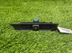 Кнопка антипробуксовочной системы Opel Astra