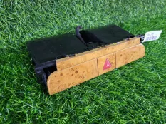 Кнопка аварийной сигнализации Volkswagen Passat CC