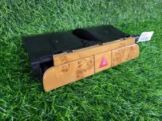 Кнопка аварийной сигнализации Volkswagen Passat CC