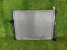 Радиатор охлаждения двигателя BMW 3-Series