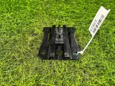 Крюк замка капота Audi A8