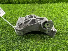 Кронштейн генератора Audi Q7