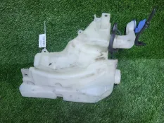 Бачок омывателя Audi A8