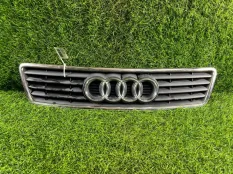 Решетка радиатора Audi A6