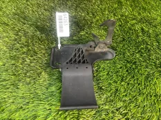 Замок капота Audi A8