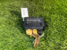 Блок управления парктроником Audi A8