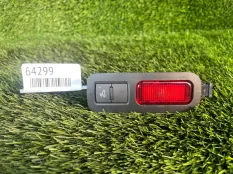 Кнопка аварийной сигнализации Audi A8