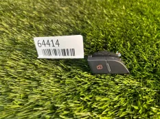 Кнопка центрального замка Audi A8