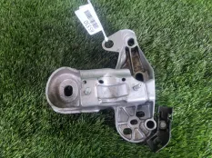 Кронштейн двигателя Audi A4