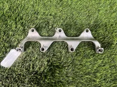 Кронштейн впускного коллектора Audi A6