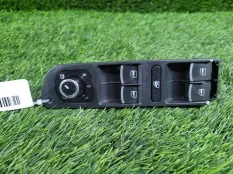 Блок кнопок стеклоподъемника Volkswagen Tiguan