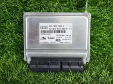 Блок управления подвеской Audi A8