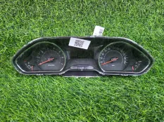 Панель приборов Peugeot 208