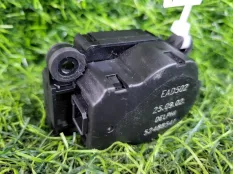 Моторчик заслонки отопителя Opel Astra