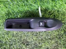 Кнопка стеклоподъемника Citroen C4