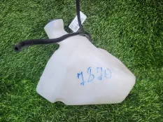 Бачок омывателя Peugeot 2008