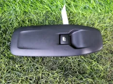 Кнопка стеклоподъемника Peugeot 2008