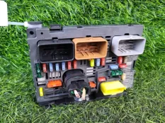 Блок предохранителей Peugeot 308