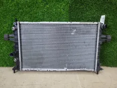 Радиатор охлаждения двигателя Opel Astra
