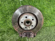 Кулак поворотный Volkswagen Golf