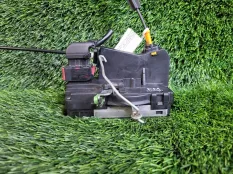 Замок двери Opel Corsa