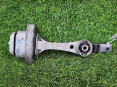 Подушка ДВС Volkswagen Golf