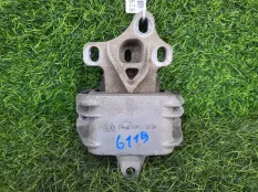Подушка ДВС Volkswagen Golf