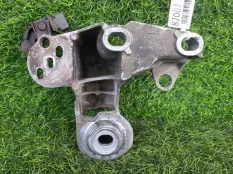 Кронштейн двигателя Audi A4