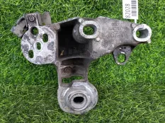 Кронштейн двигателя Audi A4