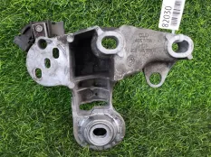 Кронштейн двигателя Audi A4