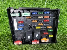 Блок предохранителей Volkswagen Tiguan